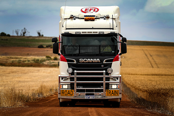 Scania ,-R730,-truck -review ,-V8,-TT8