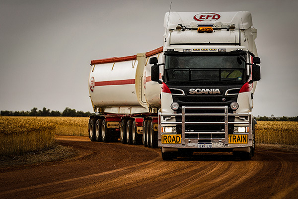 Scania ,-R730,-truck -review ,-V8,-TT3