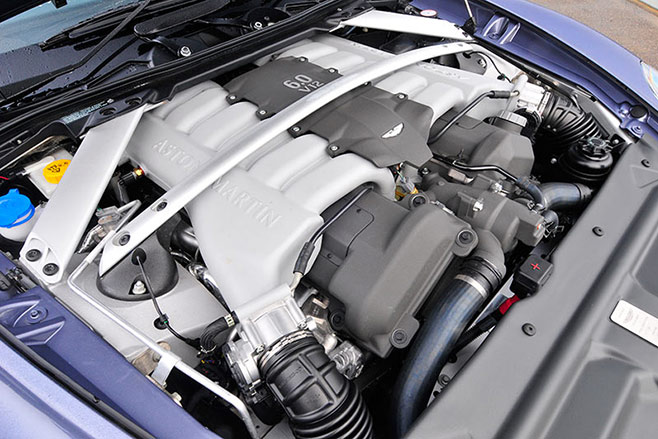 Aston -Martin -rapide -engine