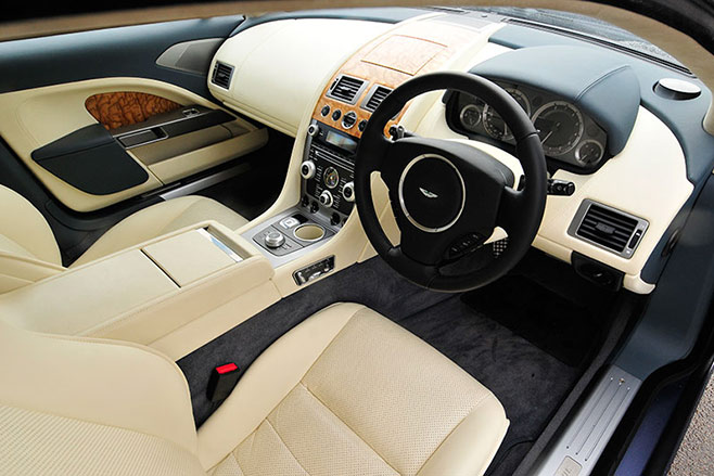 Aston -Martin -rapide -interior -front