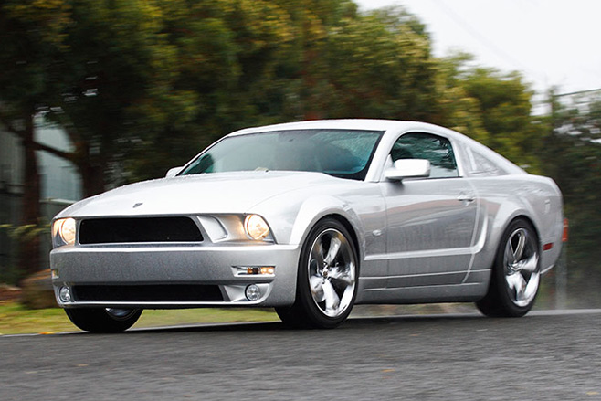 Iacocca -Mustang -1-driving