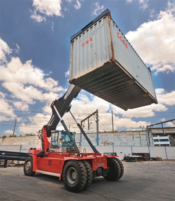 Kalmar DRF100 - Lifting Empty Container