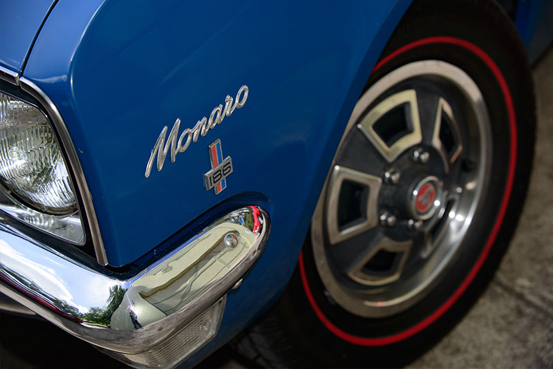 Holden -HK-Monaro -186-front -badge -detail