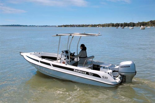 Seaforce 530 Skipa fibreglass pontoon style fishing boat
