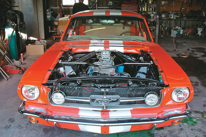 Ford -mustang -resto -engine -bay