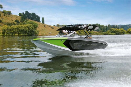 Super Air Nautique G23 at speed