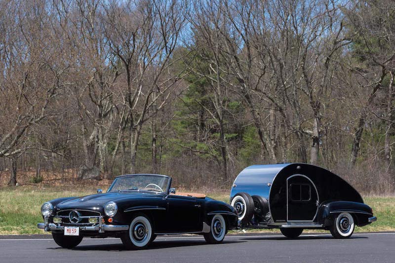 Mercedes -benz -roadster -with -trailer