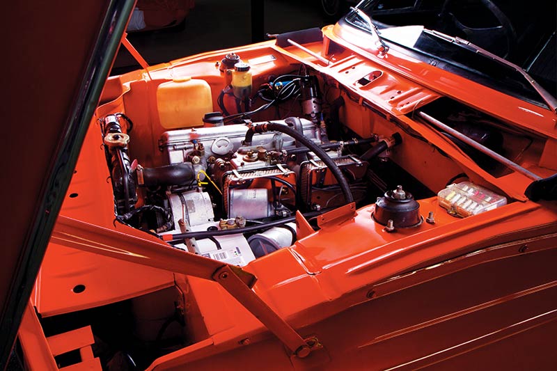BMW-2002-engine -bay