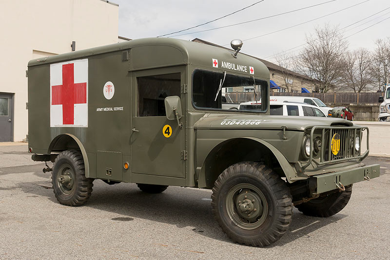 1967-kaiser -m 725-ambulance -main