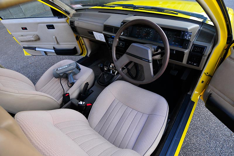 Holden -Commodore -VL-Turbo -interior -front