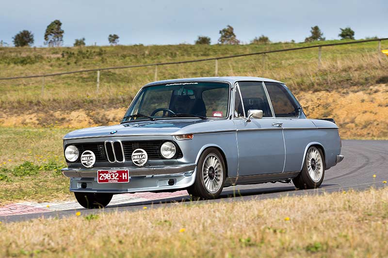 BMW-2002-motion -6