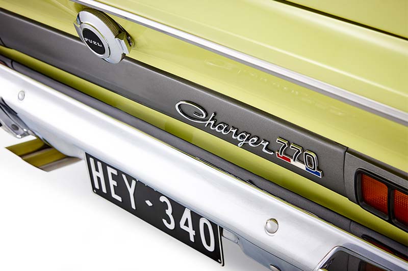 Chrysler -valiant -charger -badge