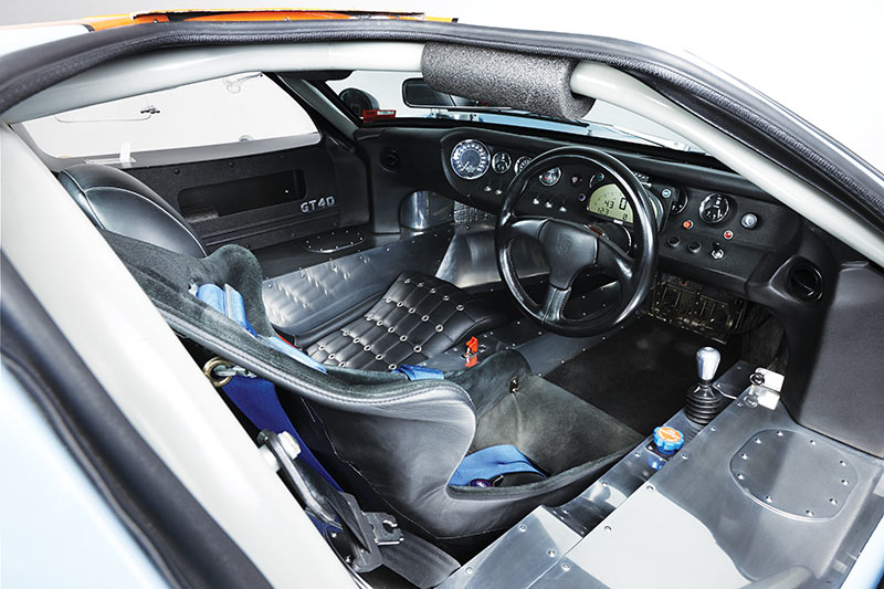 Ford -GT40-cabin