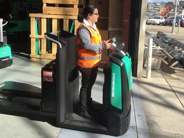 Mitsubishi -Velia -order -picker ,-Premia ,-Review ,-ATN3