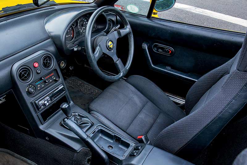 Mazda -mx 5-interior