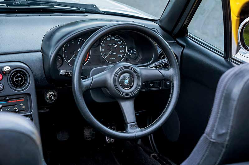 Mazda -mx 5-steering -wheel