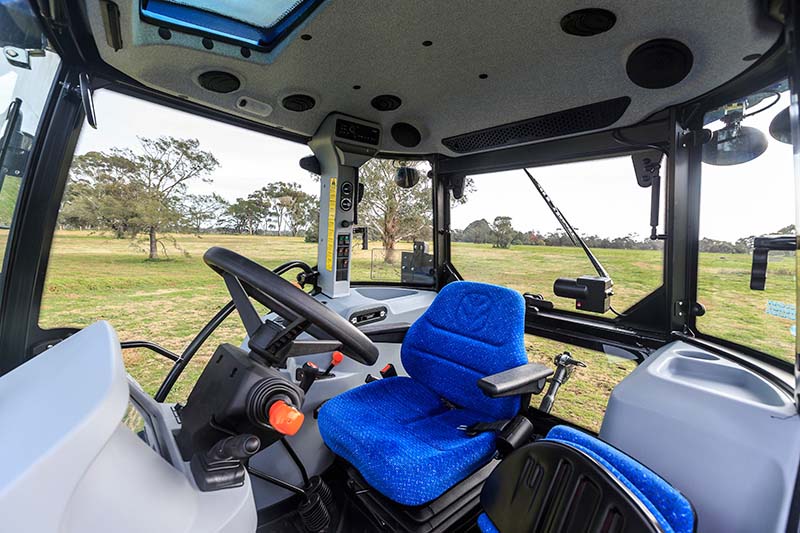 New Holland TD5.90 tractor cabin