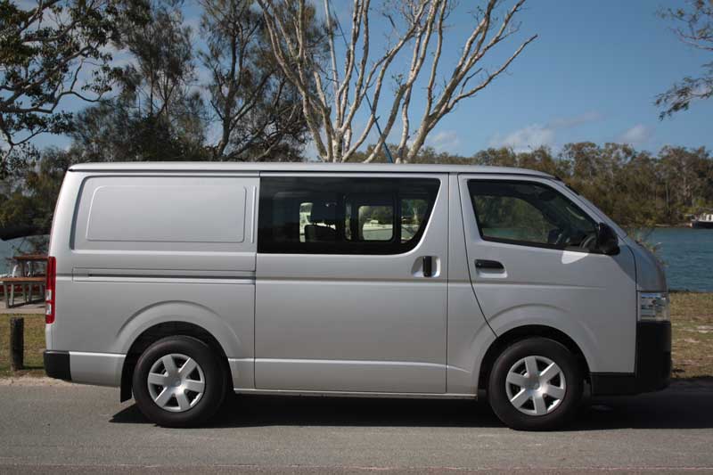 Toyota HiAce side view