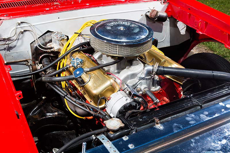 Pontiac -tempest -engine -bay