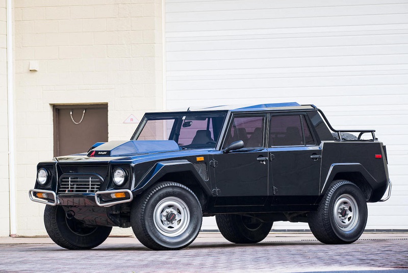 Lamborghini LM002