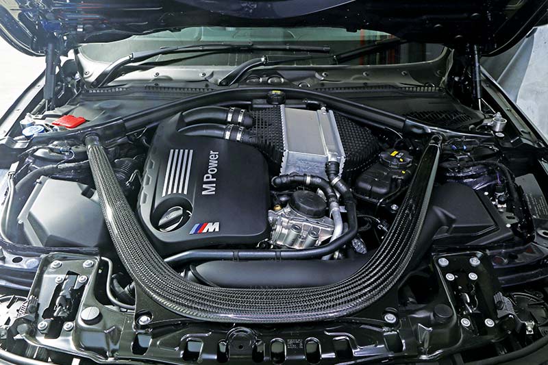 Bmw -m 3-jahre -engine -bay -front