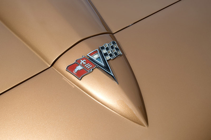 Corvette -stingray -bonnet -emblem
