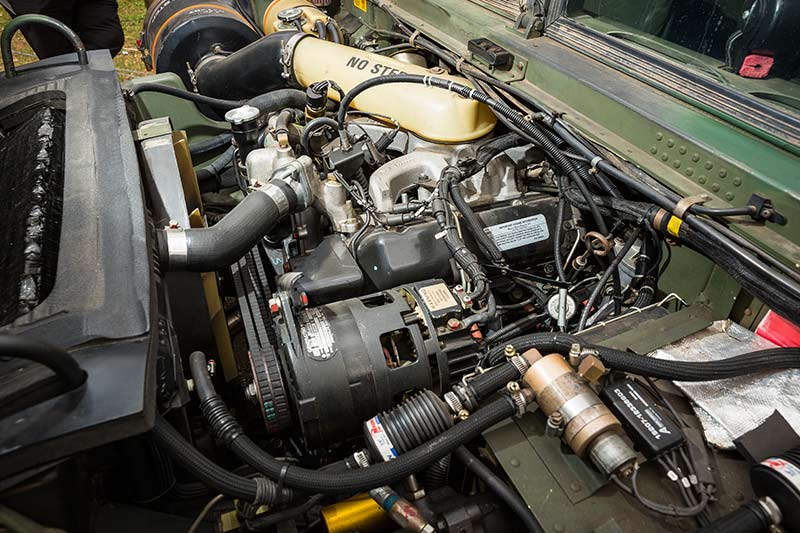 Humvee -engine -bay