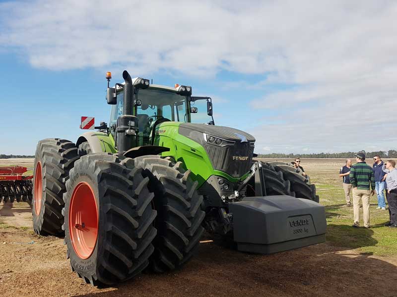 Fendt 1000 series tractor