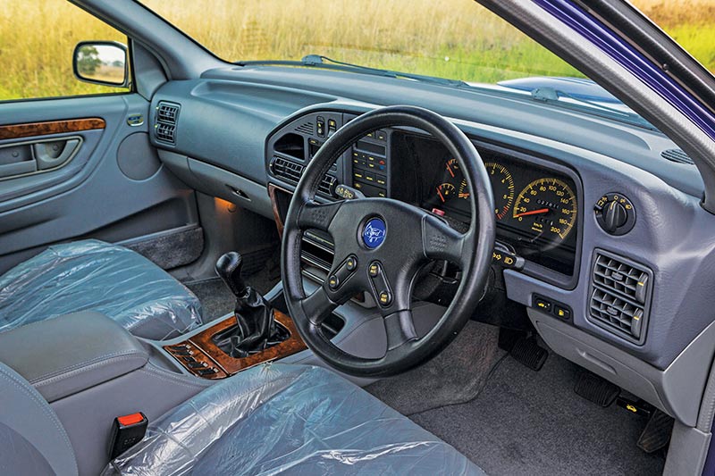 Ford -falcon -gt -interior -front