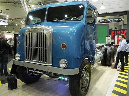 Freightliner -bubble -nosed -restored