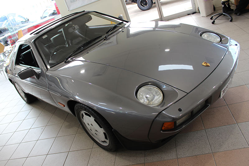 Porsche -928-2