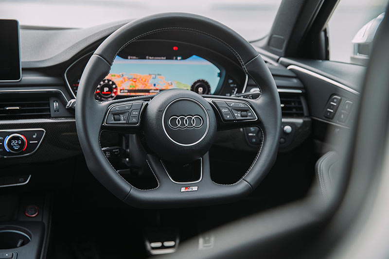 Audi -s 4-dash