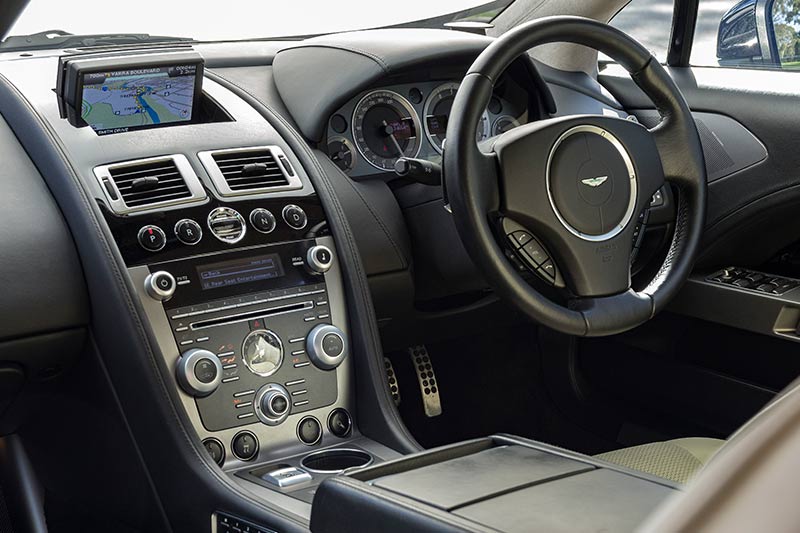 Aston -martin -rapide -interior