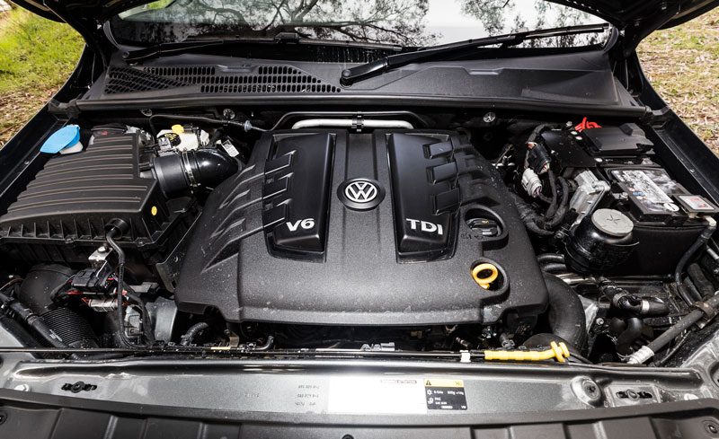 Volkswagen -Amarok -V6-ute -2