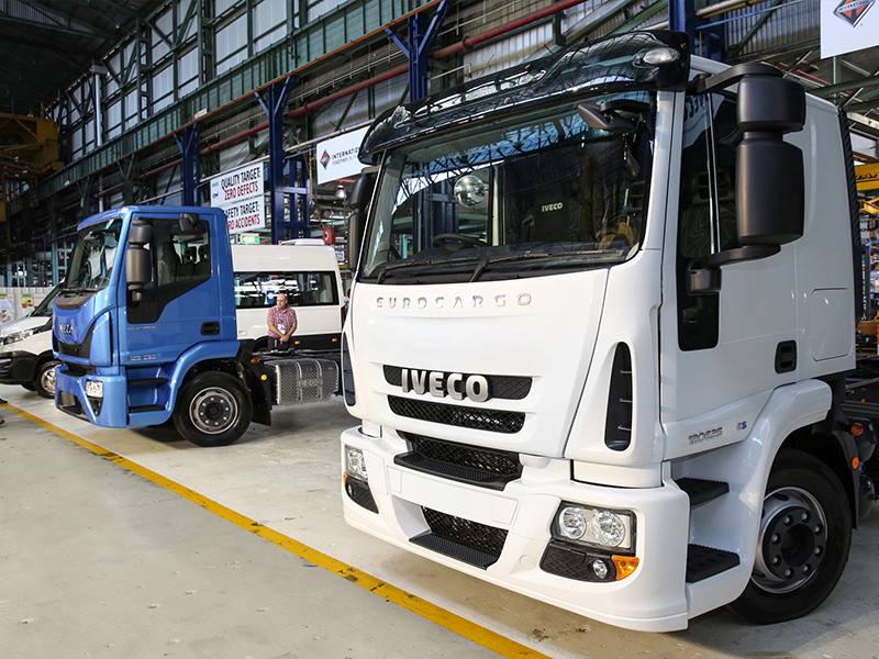  Iveco will initially offer both Euro 5 (foreground) and Euro 6 versions of Eurocargo.