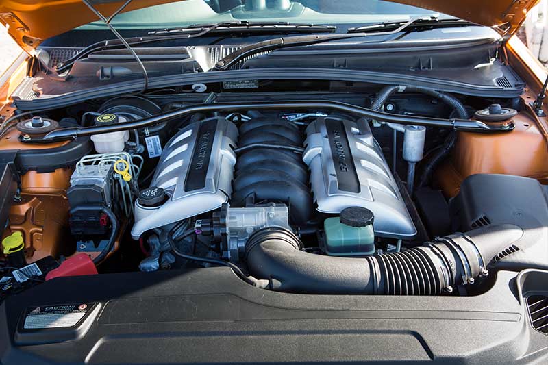 Holden -monaro -cv 8-z -engine -bay -2