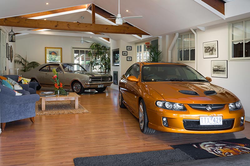 Holden -monaro -gts -327-in -garage -2