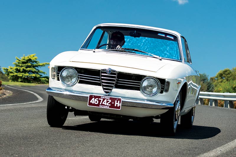 Alfa -Romeo -105-onroad -3