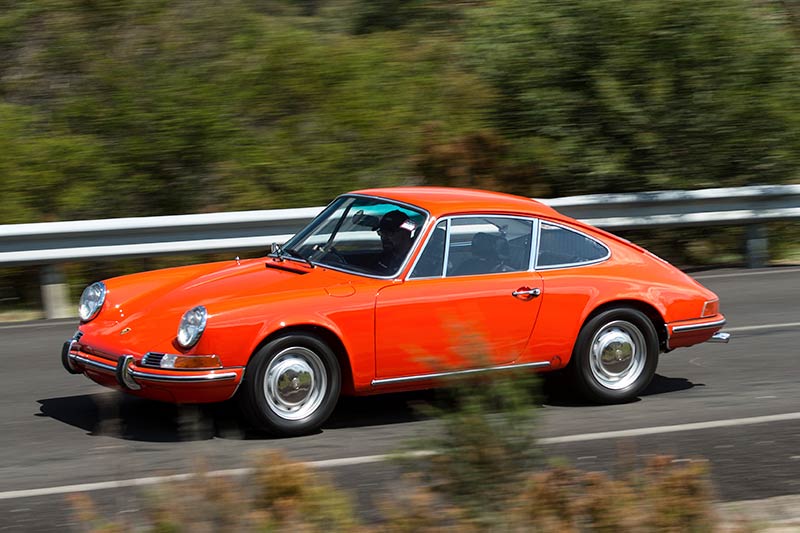 Porsche -911T-onroad -side