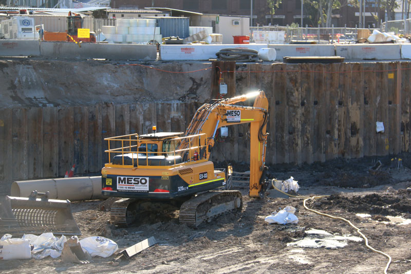 Hyundai 320LC-9 excavator