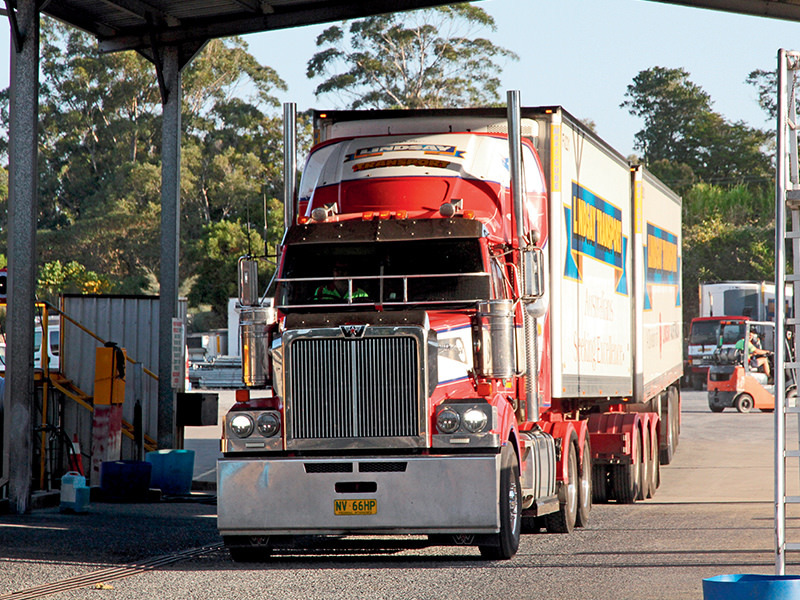 Snapped during a driver change in Lindsay Transport’s Coffs Harbour depot, this Western Star is punched by an X12, notching more than a million kilometres in less than two years. All on Brisbane to Sydney B-double work. Fuel consumption rates highly