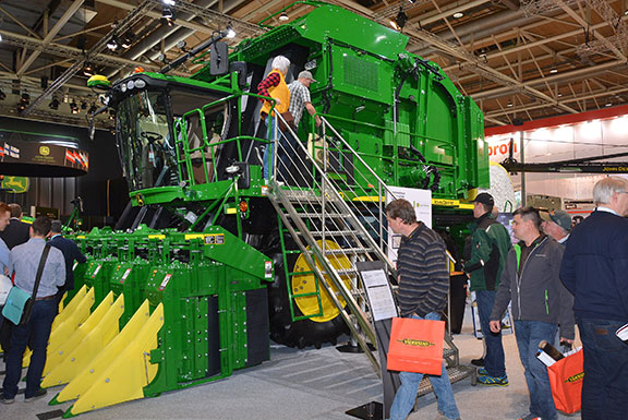 The John Deere CP690 on the stand at Agritechnica 2017