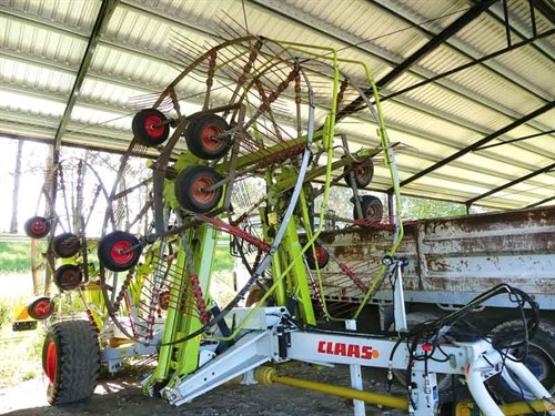 The -Claas -3600-rake