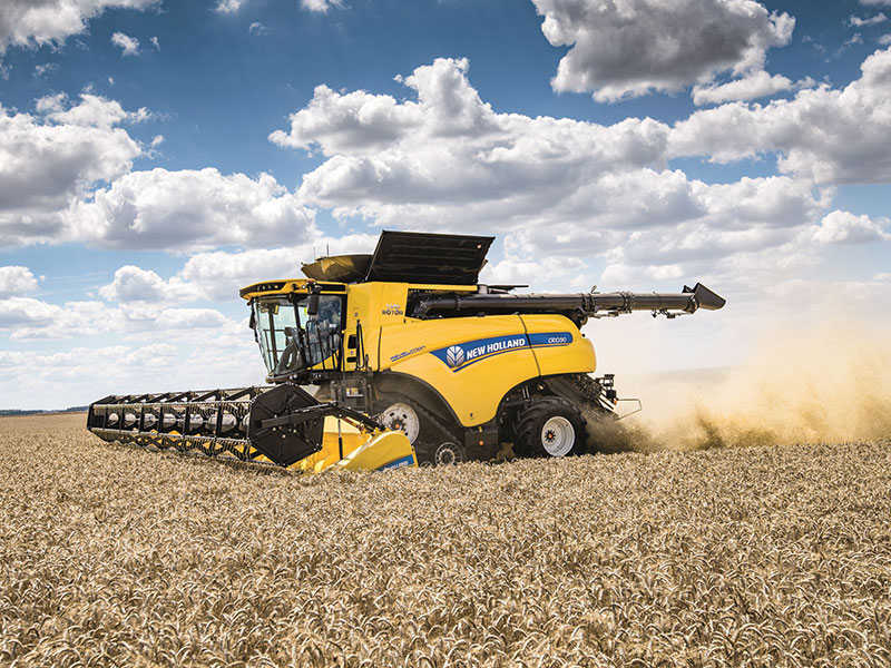 The New Holland CR10.90 harvesting