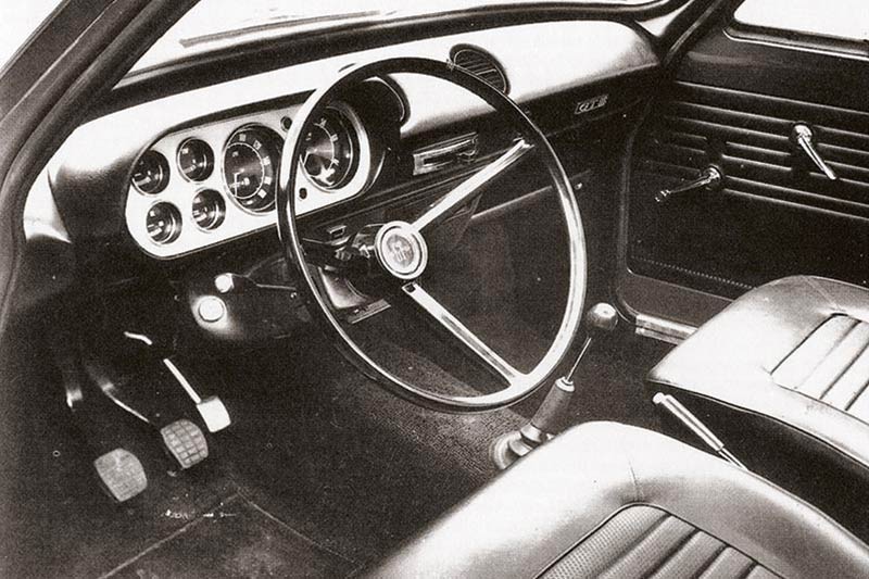 Ford -escort -interior -front