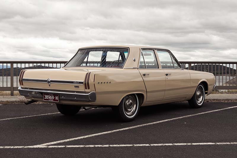 Chrysler -vf -valiant -rear
