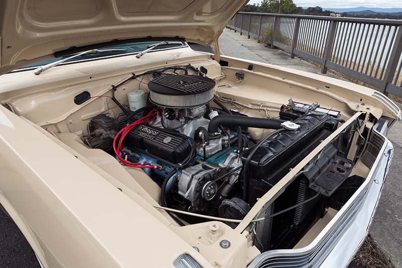 Chrysler -vf -valiant -engine -bay