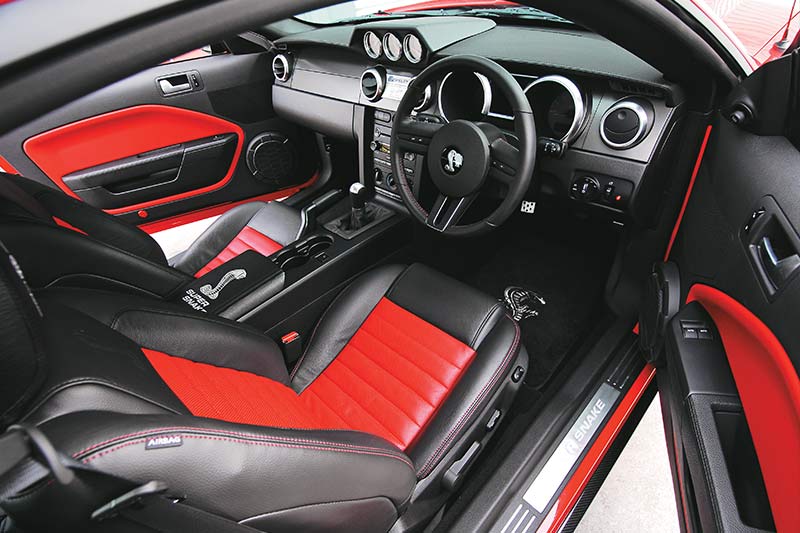 Shelby -gt 500-super -snake -interior