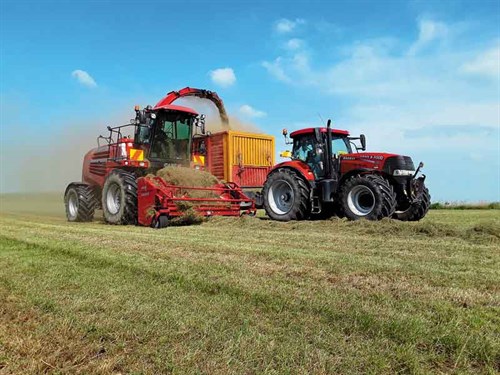 Harvesting -grass -silage -in -February -2018