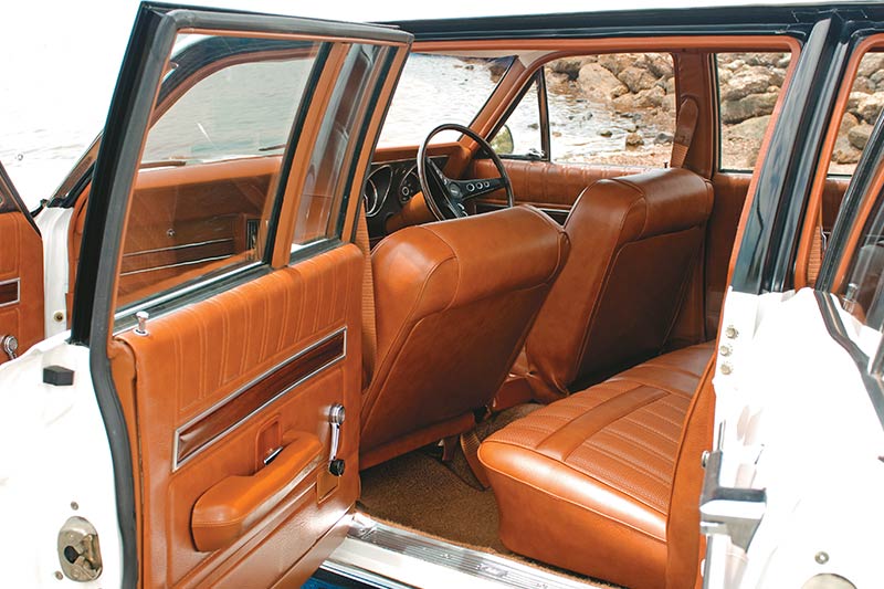 Ford -falcon -xy -stretch -interior